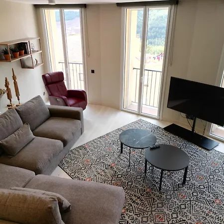 Turistics Cardona, Magi Apartment
