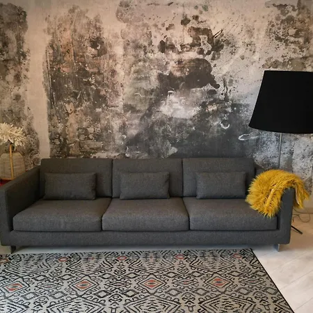 Turistics Cardona, Magi Apartment